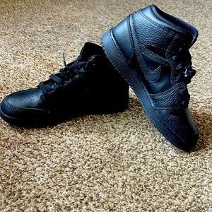 Air Jordan 1 Mid GS 'Triple Black